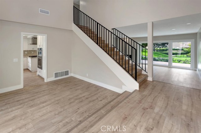 Detail Gallery Image 5 of 29 For 2773 Vista Umbrosa, Newport Beach,  CA 92660 - 3 Beds | 2/1 Baths