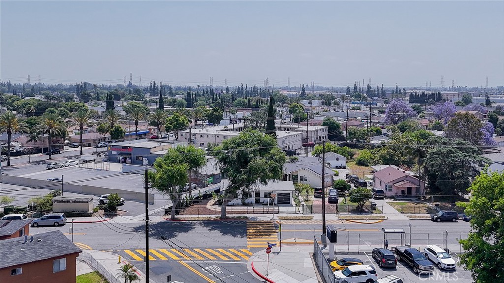 https://media.crmls.org/medias/1051dee7-d09f-449a-b3c1-5ba3fa4f20a7.jpg?preset=X-Large