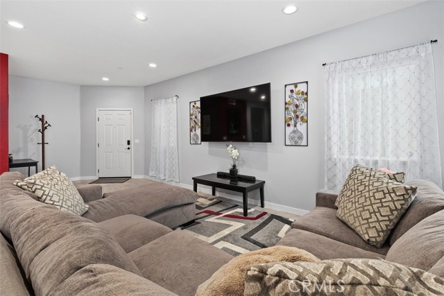 Detail Gallery Image 15 of 54 For 27482 Basalt, Moreno Valley,  CA 92555 - 4 Beds | 2/1 Baths