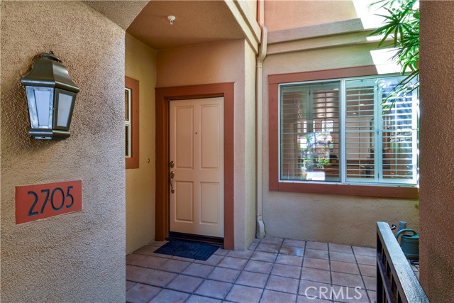 Detail Gallery Image 2 of 20 For 2705 Dunstan Dr, Tustin,  CA 92782 - 2 Beds | 2/1 Baths