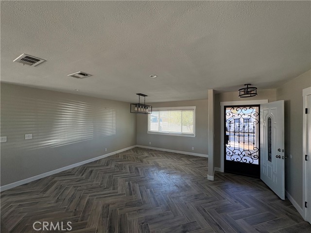 Detail Gallery Image 7 of 22 For 14529 La Habra, Victorville,  CA 92392 - 3 Beds | 2 Baths