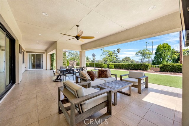 538 Francesca Lane, Glendora CA: https://media.crmls.org/medias/1052b74a-e066-4eb0-88e1-d6b29e43d0d0.jpg