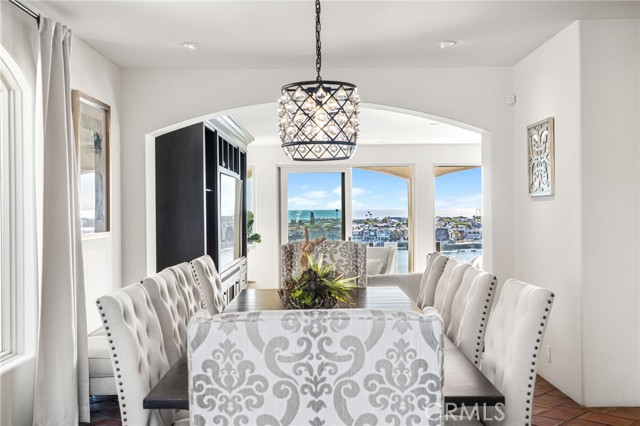 Detail Gallery Image 30 of 66 For 2301 Pacific Dr, Corona Del Mar,  CA 92625 - 4 Beds | 3/1 Baths