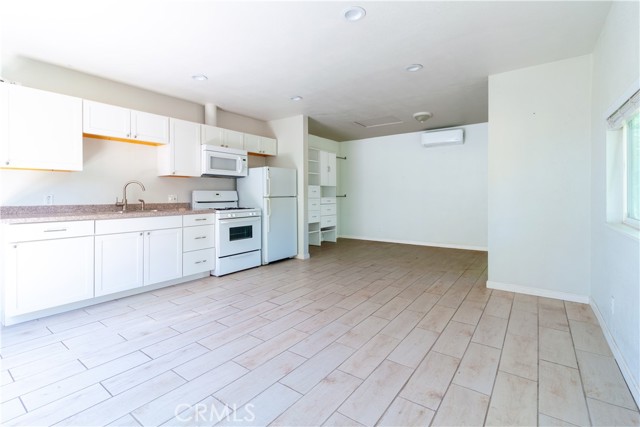 44655 Fig Avenue, Lancaster CA: https://media.crmls.org/medias/10530694-6a7d-455a-880f-7b57dc21d710.jpg