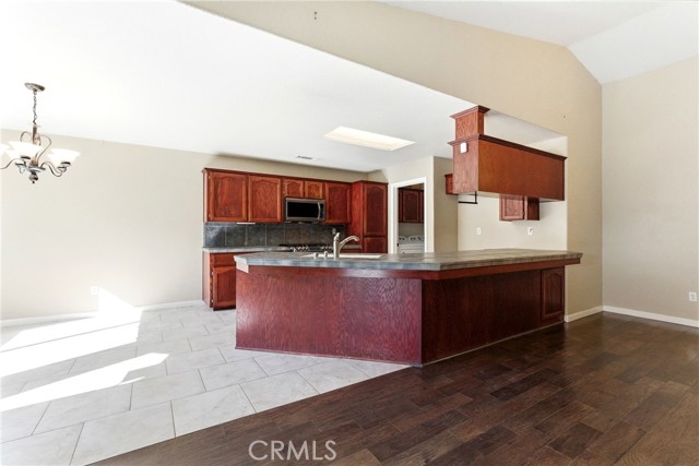 Detail Gallery Image 23 of 54 For 2431 S Cedar, Visalia,  CA 93292 - 3 Beds | 2 Baths