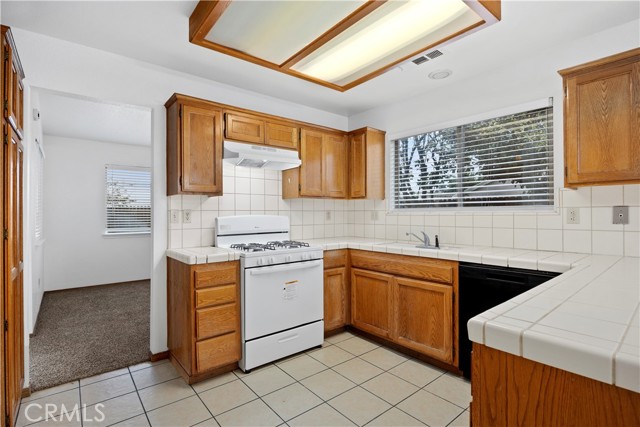 Detail Gallery Image 9 of 23 For 1644 W Date Ave, Porterville,  CA 93257 - 3 Beds | 2 Baths