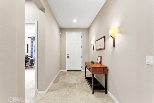 3993 Black Cottonwood Way, San Bernardino CA: https://media.crmls.org/medias/1053ef24-bdda-4f8a-9037-c36f7cf19e2d.jpg