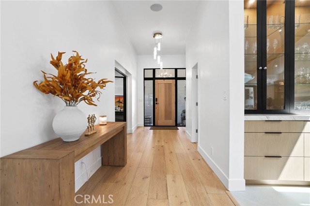 11444 Harrisburg Road, Rossmoor CA: https://media.crmls.org/medias/1055013d-f1ff-41ea-9911-eefc582df5e4.jpg