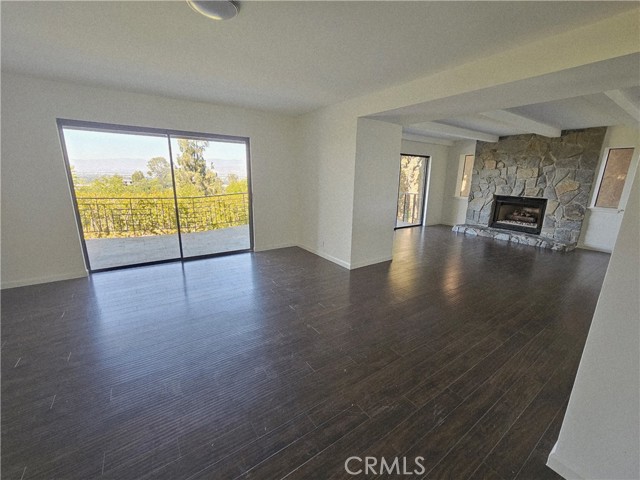 3622 Roberts View Place, Studio City CA: https://media.crmls.org/medias/10551c27-a134-471d-a3b6-4113a3e8a1d2.jpg