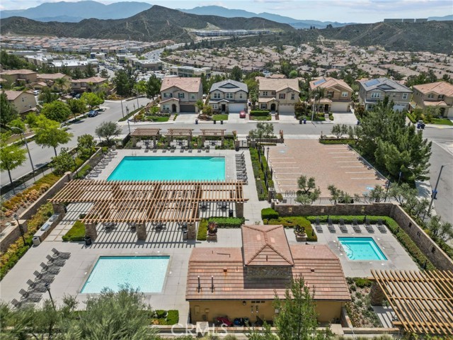 19512 Griffith Drive, Saugus CA: https://media.crmls.org/medias/1055318e-e9a7-42e8-be00-06fbfbf834e7.jpg