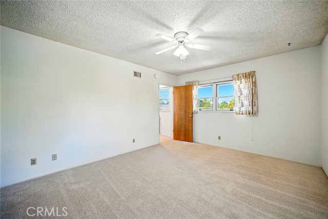 1210 Los Altos Avenue, Long Beach CA: https://media.crmls.org/medias/10554095-820b-4813-8b31-a425771ca985.jpg