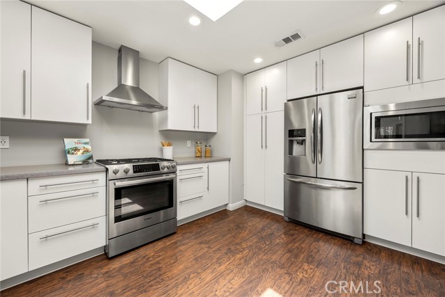 4002 E Greenwood Avenue, Orange CA: https://media.crmls.org/medias/10555eac-edc1-4175-968a-f9fe253321fd.jpg