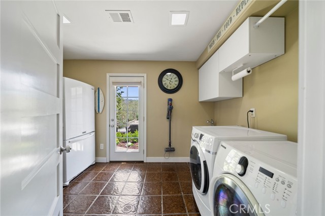 Detail Gallery Image 23 of 30 For 215 Monterey Dr, Laguna Beach,  CA 92651 - 2 Beds | 2/1 Baths