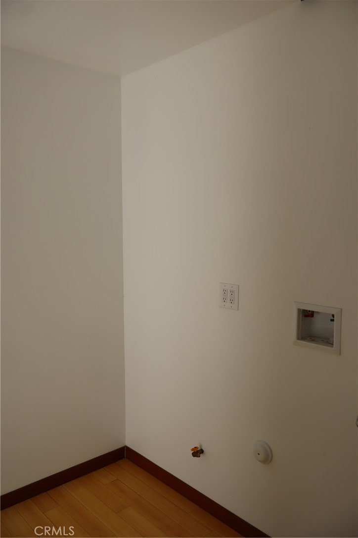 https://media.crmls.org/medias/1056246c-6550-4e75-8ff0-40b5bda17d6f.jpg?preset=X-Large