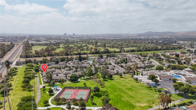 14 Black Oak, Irvine CA: https://media.crmls.org/medias/1056aa12-ac64-49d8-8b22-4b24dea42e8e.jpg