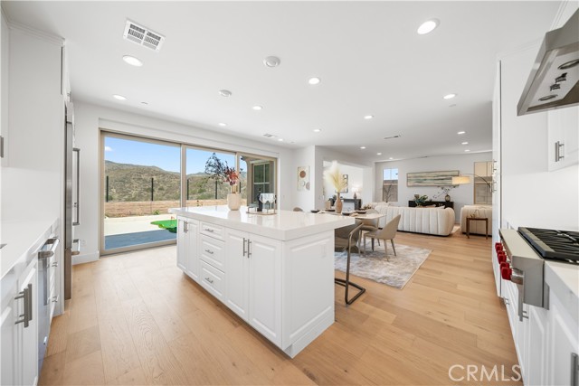 107 Somera, Irvine CA: https://media.crmls.org/medias/10574dd4-6fe8-4124-b769-aab977fcf43b.jpg