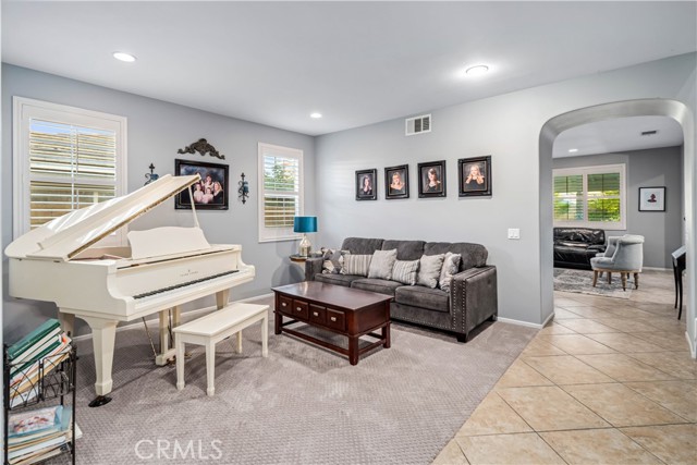Detail Gallery Image 6 of 60 For 4762 W Avenue J6, Lancaster,  CA 93536 - 5 Beds | 3 Baths