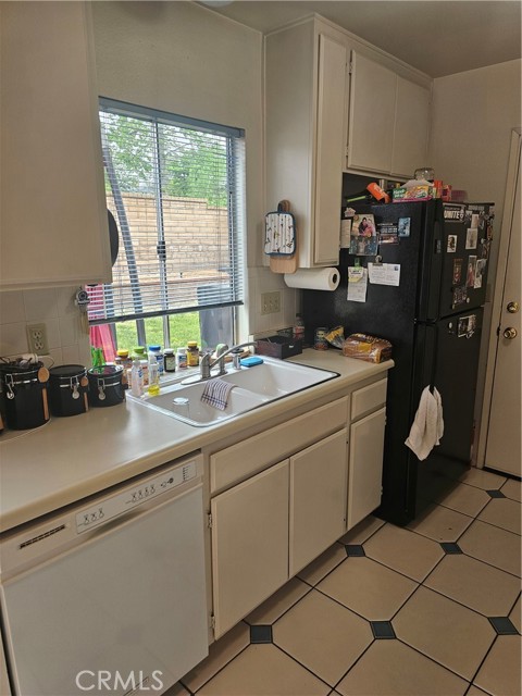 Detail Gallery Image 10 of 40 For 12274 Daisy Ct, Rancho Cucamonga,  CA 91739 - 3 Beds | 2/1 Baths