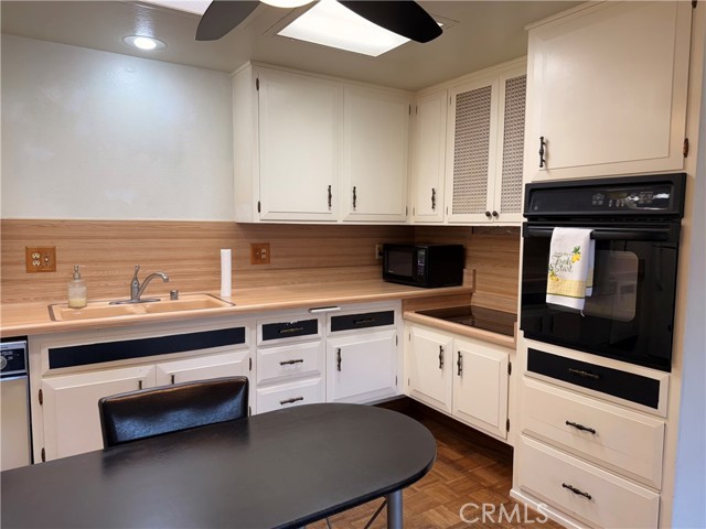 Detail Gallery Image 16 of 29 For 1321 Prestwick Rd 147k,  Seal Beach,  CA 90740 - 2 Beds | 1 Baths