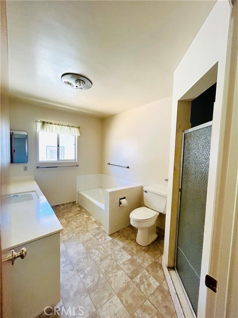 2750 W Devonshire Avenue, Hemet CA: https://media.crmls.org/medias/1058341b-5eaa-4484-a0f4-6146c98502d4.jpg