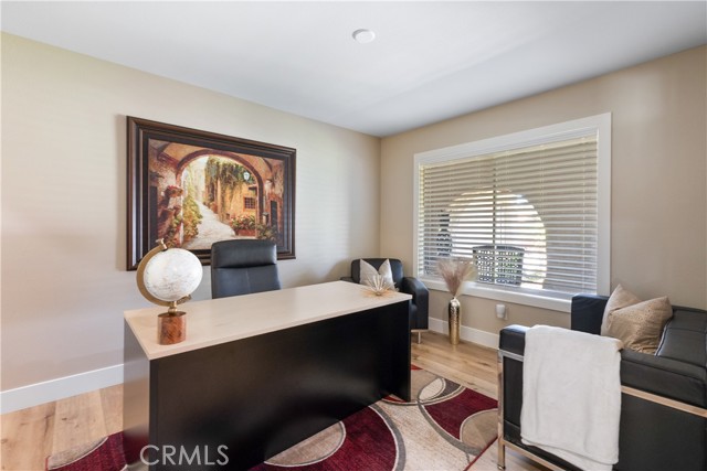 33127 Camelot Drive, Yucaipa CA: https://media.crmls.org/medias/105897de-1443-477a-8f33-7b1e03d6267d.jpg