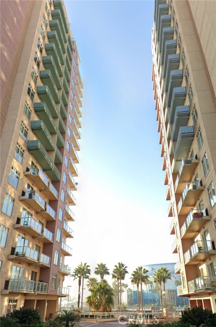 Detail Gallery Image 2 of 19 For 388 E Ocean Bld #718,  Long Beach,  CA 90802 - 2 Beds | 2 Baths