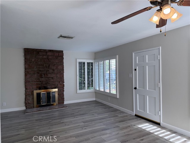 Detail Gallery Image 4 of 33 For 6857 Chimineas, Reseda,  CA 91335 - 3 Beds | 1 Baths