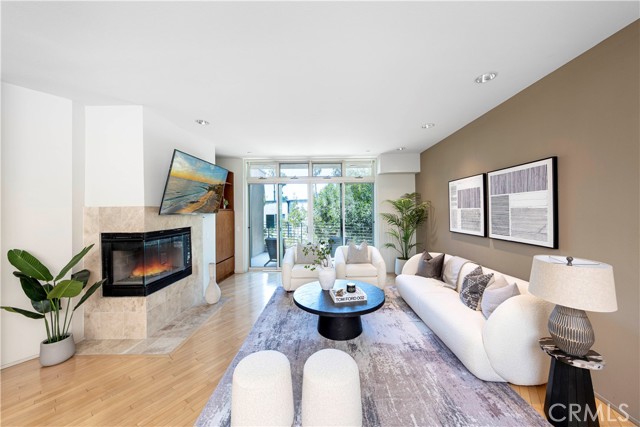 Detail Gallery Image 4 of 43 For 1569 N Coast #3,  Laguna Beach,  CA 92651 - 2 Beds | 2 Baths