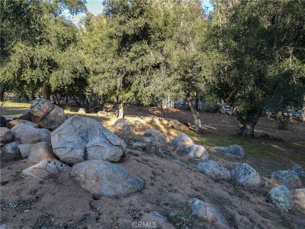 https://media.crmls.org/medias/105ac545-a1b0-4ad7-b838-1f84d98bf73a.jpg?preset=X-Large