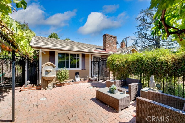 37 Sierra Madre Boulevard, Arcadia CA: https://media.crmls.org/medias/105af067-a1ef-4ef9-b427-1ed3a326b627.jpg