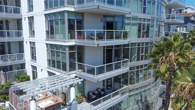 Detail Gallery Image 35 of 38 For 411 W Seaside Way #204,  Long Beach,  CA 90802 - 2 Beds | 2 Baths