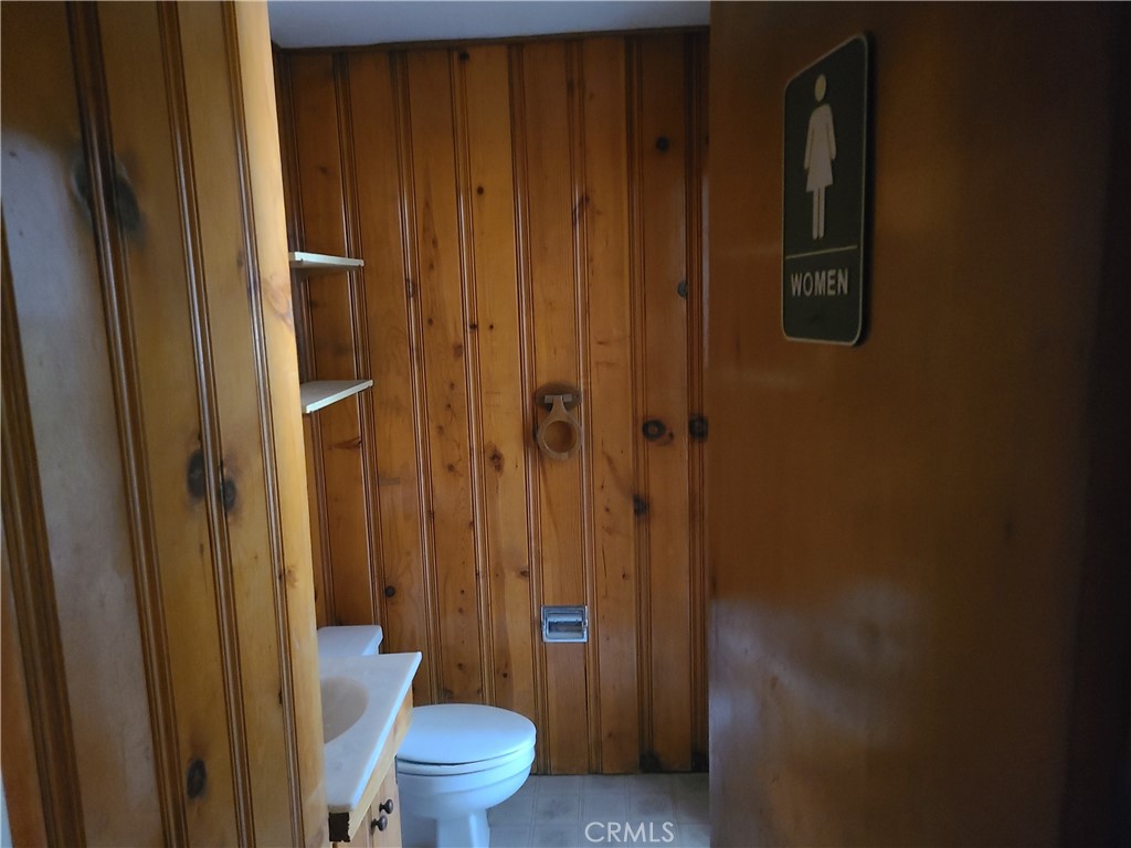 https://media.crmls.org/medias/105b3f57-6150-4062-9128-d13c8b300ba5.jpg?preset=X-Large