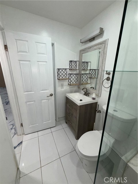 Detail Gallery Image 7 of 29 For 5652 Yolanda Ave #7,  Tarzana,  CA 91356 - 2 Beds | 1 Baths