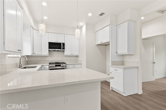 Detail Gallery Image 6 of 24 For 4508 Hedda St #2,  Lakewood,  CA 90712 - 3 Beds | 2 Baths