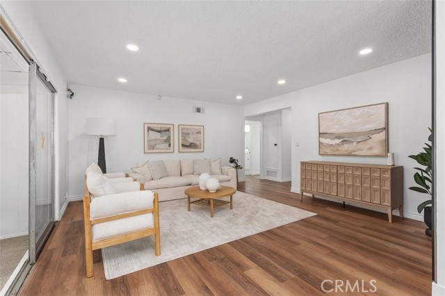 Detail Gallery Image 4 of 31 For 1301 S Courtney Ave, Fullerton,  CA 92833 - 3 Beds | 2 Baths