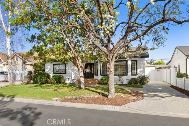 Detail Gallery Image 3 of 47 For 13951 Addison, Sherman Oaks,  CA 91423 - 3 Beds | 2 Baths