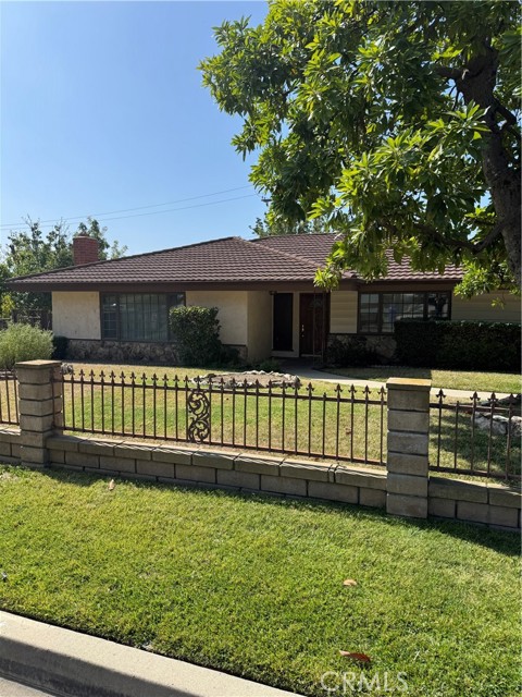 1245 Colony Drive, Upland CA: https://media.crmls.org/medias/105f8baf-d7a7-4a97-895b-d6eed4daa4fc.jpg