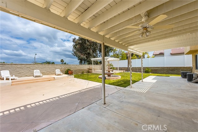 Detail Gallery Image 13 of 32 For 833 W Orange Heights, Corona,  CA 92882 - 5 Beds | 3/1 Baths