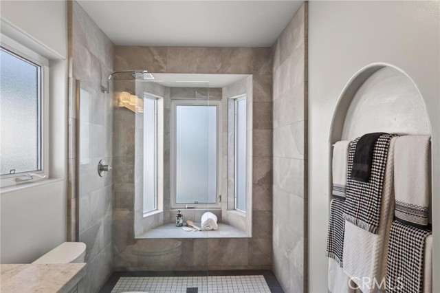 Detail Gallery Image 38 of 75 For 28 10th Ct (9th St Walkstreet), Hermosa Beach,  CA 90254 - 4 Beds | 3/2 Baths