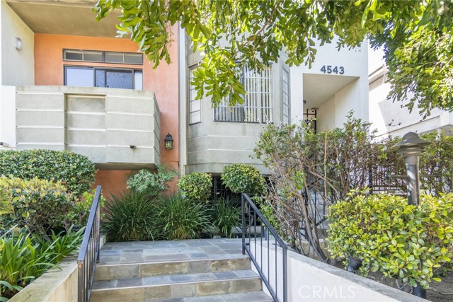 Detail Gallery Image 4 of 20 For 4543 Willis Ave #105,  Sherman Oaks,  CA 91403 - 2 Beds | 2 Baths