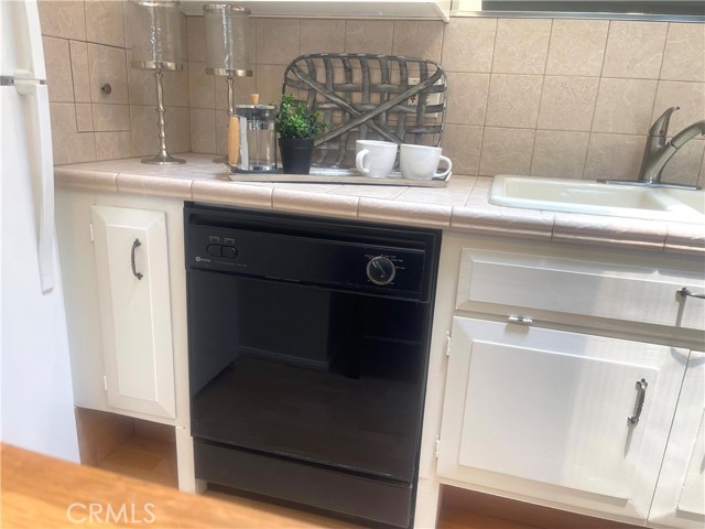 1441 Homewood Road, Seal Beach CA: https://media.crmls.org/medias/106021c7-c6b6-4c0c-9274-9a607115c061.jpg