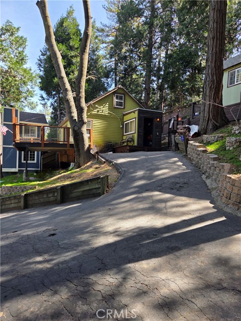 Detail Gallery Image 8 of 32 For 23553 Lake Dr, Crestline,  CA 92325 - 2 Beds | 2 Baths