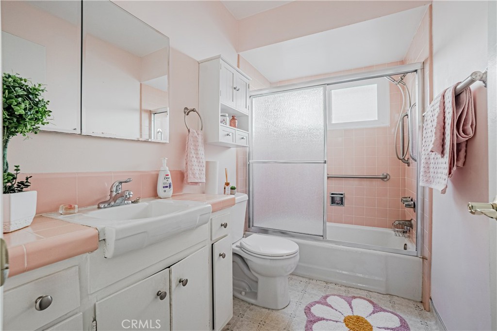 https://media.crmls.org/medias/1062596b-78d9-4361-b1cf-ef5b44b48bcc.jpg?preset=X-Large