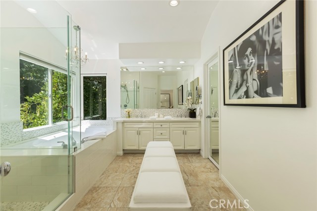 Detail Gallery Image 21 of 55 For 5985 Vista De La Luz, Woodland Hills,  CA 91367 - 4 Beds | 3/1 Baths