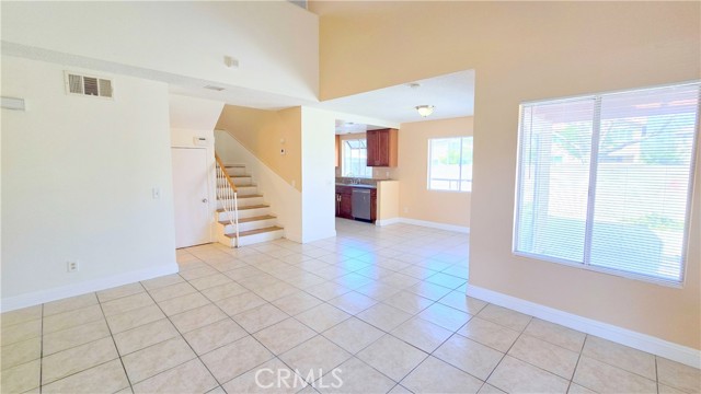 7960 Eugenia Avenue, Fontana CA: https://media.crmls.org/medias/1063110d-e74c-482a-a9a2-9c8b5d54124a.jpg