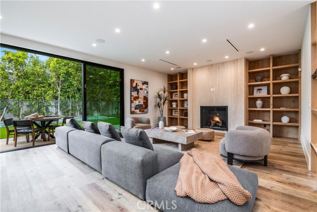Detail Gallery Image 16 of 54 For 5929 Melvin Ave, Tarzana,  CA 91356 - 5 Beds | 6 Baths