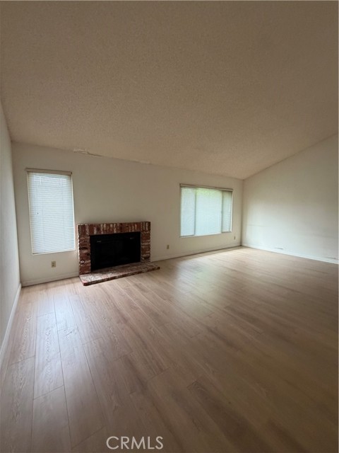 Detail Gallery Image 13 of 24 For 17811 Devonshire, Northridge,  CA 91325 - 3 Beds | 3 Baths