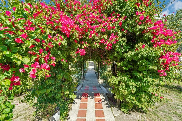 3098 N Arrowhead Avenue, San Bernardino CA: https://media.crmls.org/medias/106416f9-c903-4f64-a061-e478e0808c51.jpg