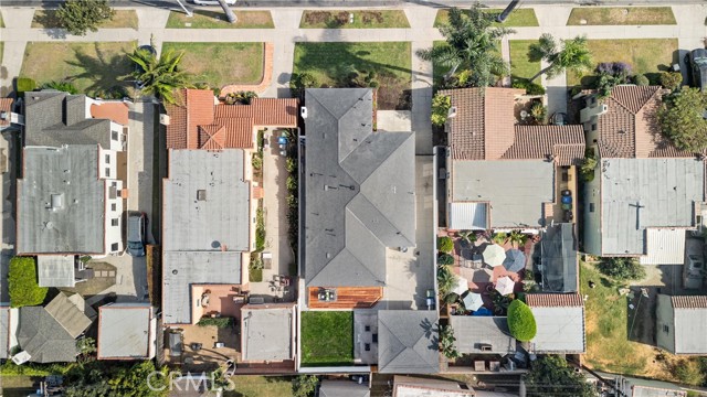3945 S Norton Avenue, Los Angeles CA: https://media.crmls.org/medias/10644925-3fa9-4cc1-a2a7-0a32ab21750c.jpg