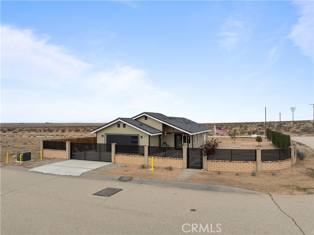 Detail Gallery Image 5 of 43 For 13857 E G Ave, Lancaster,  CA 93535 - 2 Beds | 2 Baths